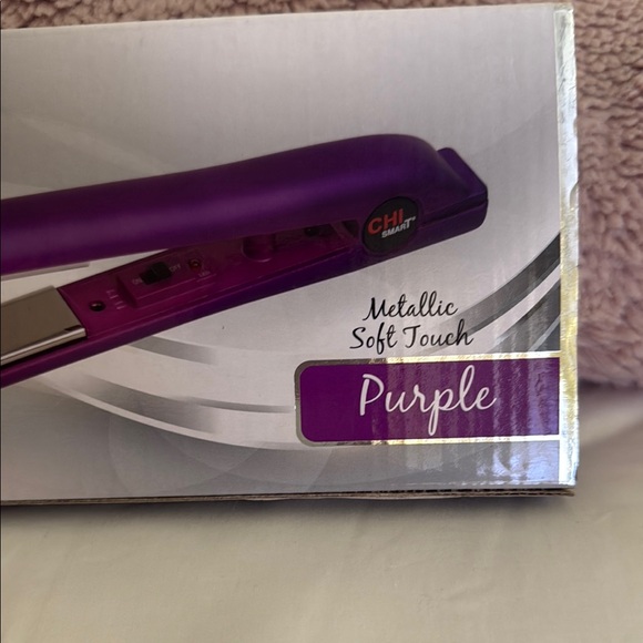 CHI Smart Titanium Ceramic Travel Iron - Picture 3 of 4